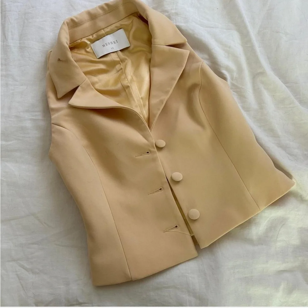 Meshki Mura Beige Pleated Mini Skirt Set NWOT